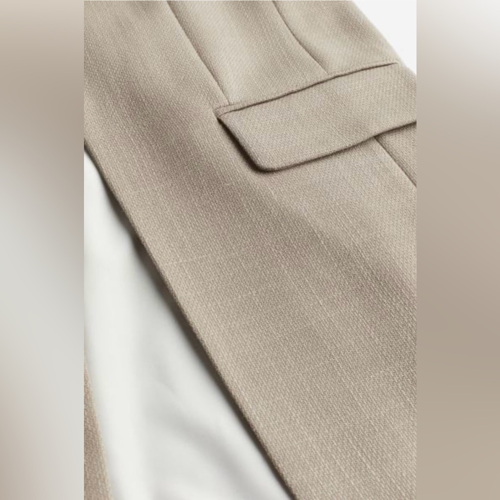 Gathered sleeve jacket